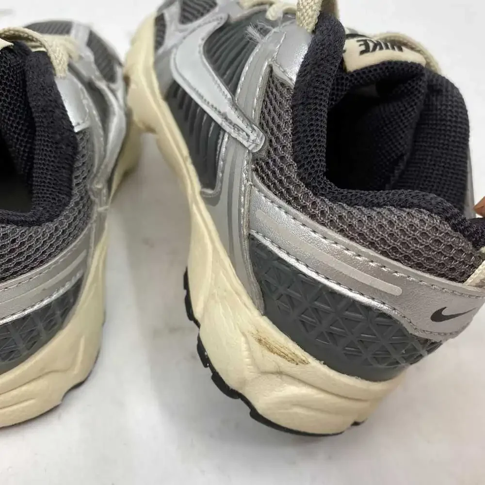 Nike Silver Black Vomero Sneakers | Boys 9T Regular
